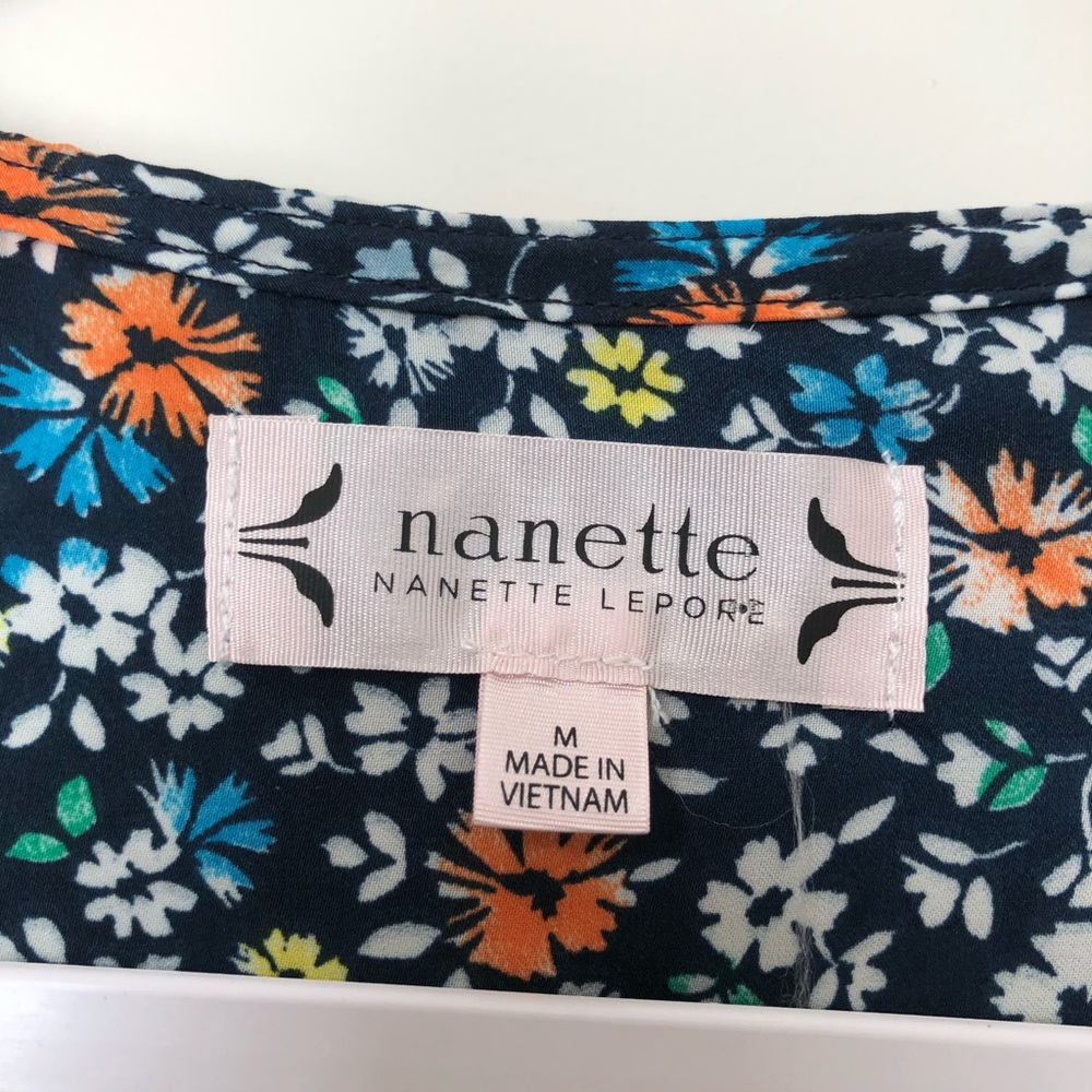 EUC Nanette Lepore | Ladies Floral blouse - Picture 4 of 8